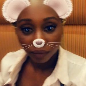 Meet your Posher, Afia